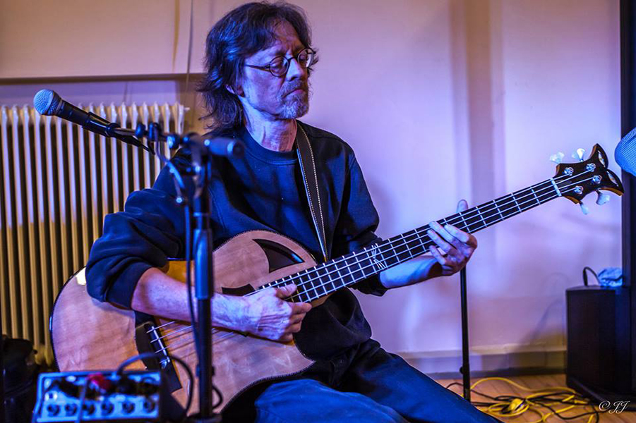 Torsten Olafsson performing at Skibby Library in late October, 2014